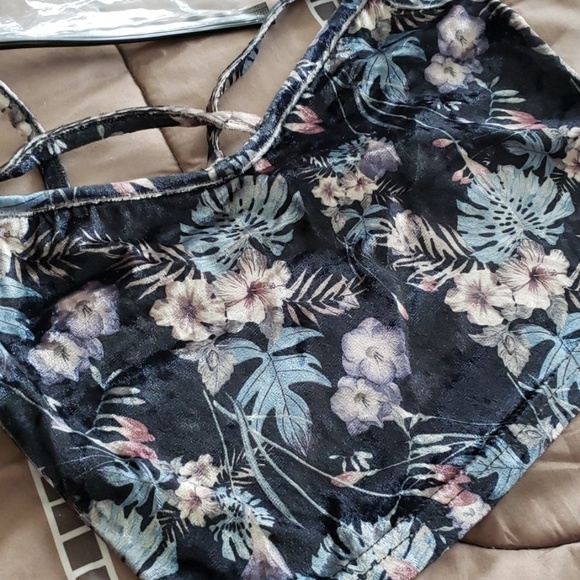 ๐จ 2pc Skirt Set๐จ ๐๐๐ - Picture 2 of 3